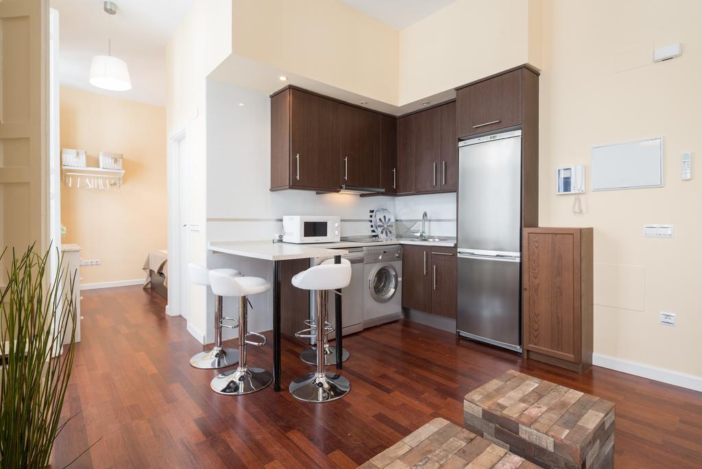 Letmalaga Calderon Apartment ภายนอก รูปภาพ